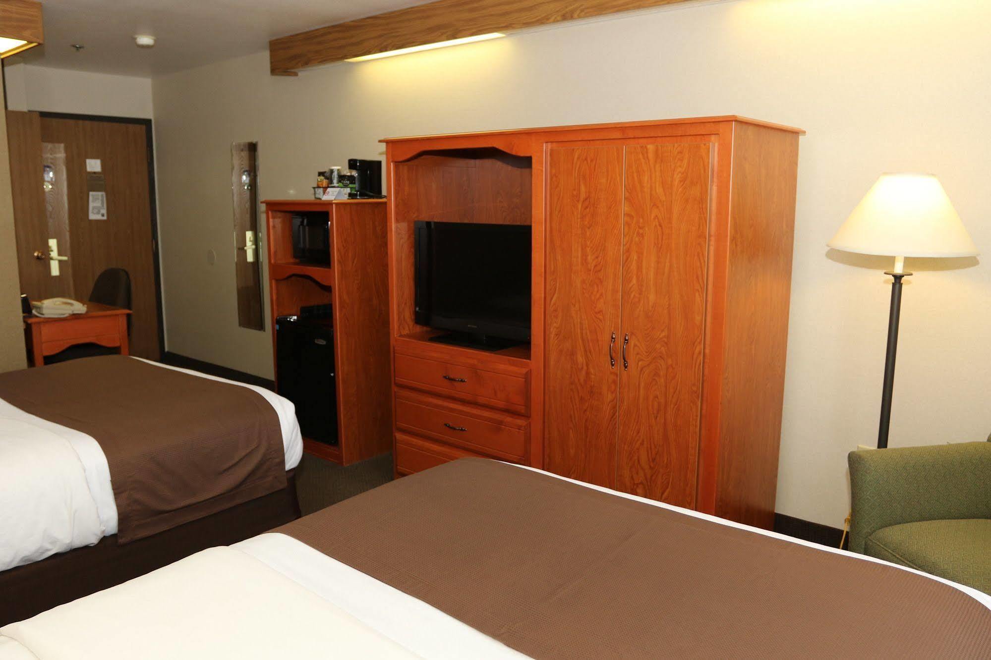 6 Minot, Nd Hotel Minot