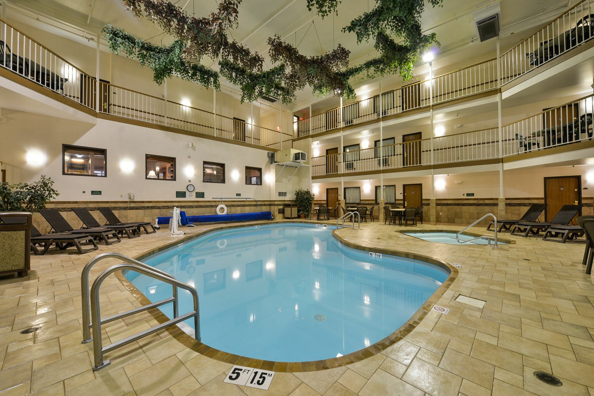 Hotel 6 Minot, Nd 2*